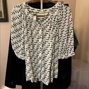Anthropologie Maeve Grasshopper Green and White Women's Top